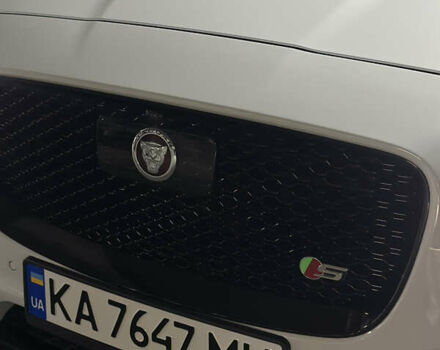 Белый Ягуар Ф-Пейс, объемом двигателя 3 л и пробегом 27 тыс. км за 29300 $, фото 18 на Automoto.ua