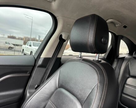 Белый Ягуар Ф-Пейс, объемом двигателя 2 л и пробегом 106 тыс. км за 29900 $, фото 15 на Automoto.ua