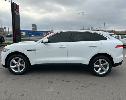 Белый Ягуар Ф-Пейс, объемом двигателя 2 л и пробегом 106 тыс. км за 29900 $, фото 3 на Automoto.ua