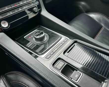 Белый Ягуар Ф-Пейс, объемом двигателя 2 л и пробегом 106 тыс. км за 29900 $, фото 14 на Automoto.ua