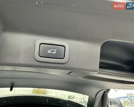 Білий Ягуар Ф-Пейс, об'ємом двигуна 2 л та пробігом 106 тис. км за 29900 $, фото 10 на Automoto.ua