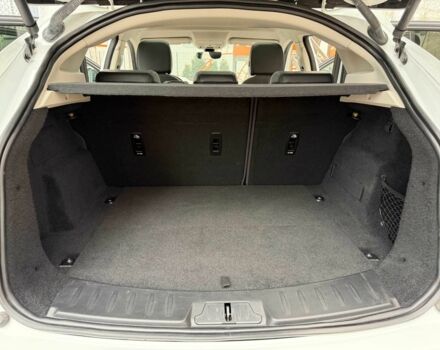 Белый Ягуар Ф-Пейс, объемом двигателя 2 л и пробегом 42 тыс. км за 27999 $, фото 21 на Automoto.ua