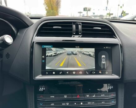 Белый Ягуар Ф-Пейс, объемом двигателя 2 л и пробегом 106 тыс. км за 29900 $, фото 18 на Automoto.ua