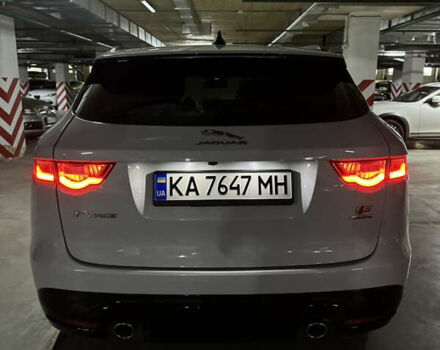 Белый Ягуар Ф-Пейс, объемом двигателя 3 л и пробегом 27 тыс. км за 29300 $, фото 6 на Automoto.ua