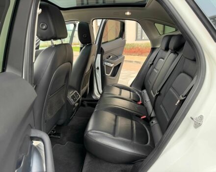 Белый Ягуар Ф-Пейс, объемом двигателя 2 л и пробегом 42 тыс. км за 27999 $, фото 15 на Automoto.ua