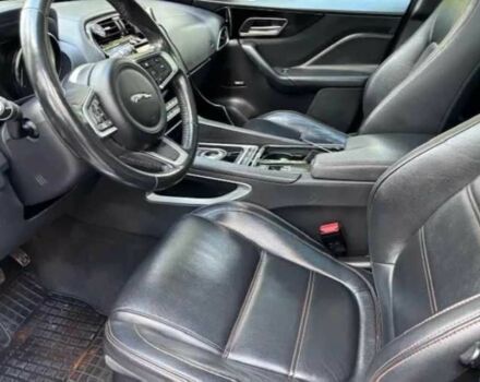 Белый Ягуар Ф-Пейс, объемом двигателя 3 л и пробегом 94 тыс. км за 18300 $, фото 7 на Automoto.ua