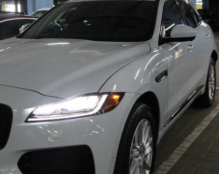 Белый Ягуар Ф-Пейс, объемом двигателя 3 л и пробегом 27 тыс. км за 29300 $, фото 21 на Automoto.ua