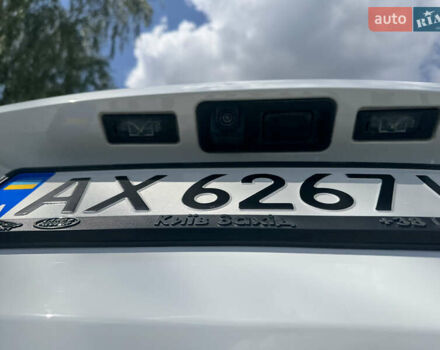 Белый Ягуар Ф-Пейс, объемом двигателя 2 л и пробегом 35 тыс. км за 35500 $, фото 12 на Automoto.ua