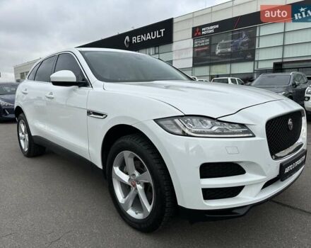 Білий Ягуар Ф-Пейс, об'ємом двигуна 2 л та пробігом 106 тис. км за 29900 $, фото 1 на Automoto.ua