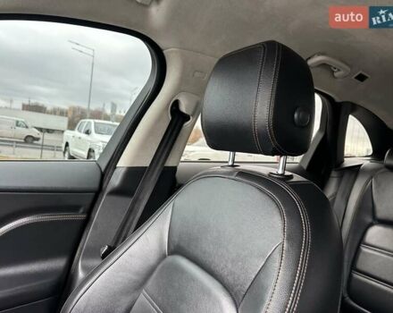 Білий Ягуар Ф-Пейс, об'ємом двигуна 2 л та пробігом 106 тис. км за 29900 $, фото 30 на Automoto.ua