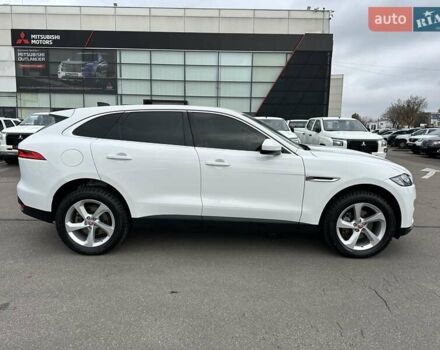 Білий Ягуар Ф-Пейс, об'ємом двигуна 2 л та пробігом 106 тис. км за 29900 $, фото 8 на Automoto.ua