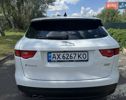 Белый Ягуар Ф-Пейс, объемом двигателя 2 л и пробегом 35 тыс. км за 35500 $, фото 5 на Automoto.ua