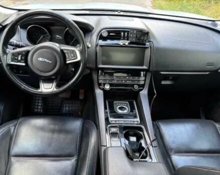 Белый Ягуар Ф-Пейс, объемом двигателя 3 л и пробегом 94 тыс. км за 18300 $, фото 8 на Automoto.ua