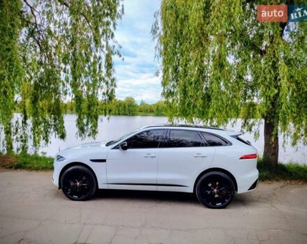 Белый Ягуар Ф-Пейс, объемом двигателя 3 л и пробегом 48 тыс. км за 55500 $, фото 5 на Automoto.ua