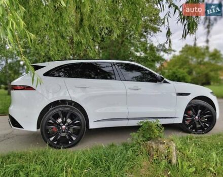 Белый Ягуар Ф-Пейс, объемом двигателя 3 л и пробегом 48 тыс. км за 55500 $, фото 7 на Automoto.ua