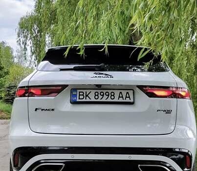 Белый Ягуар Ф-Пейс, объемом двигателя 3 л и пробегом 48 тыс. км за 55500 $, фото 18 на Automoto.ua