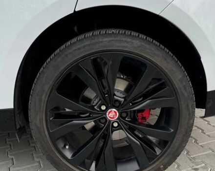 Белый Ягуар Ф-Пейс, объемом двигателя 3 л и пробегом 24 тыс. км за 36000 $, фото 37 на Automoto.ua