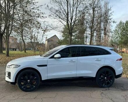 Белый Ягуар Ф-Пейс, объемом двигателя 3 л и пробегом 25 тыс. км за 36000 $, фото 4 на Automoto.ua