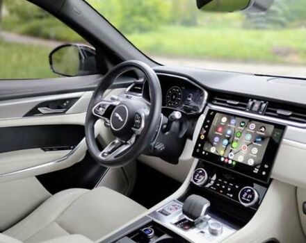 Белый Ягуар Ф-Пейс, объемом двигателя 3 л и пробегом 48 тыс. км за 55500 $, фото 31 на Automoto.ua