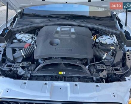 Белый Ягуар Ф-Пейс, объемом двигателя 3 л и пробегом 25 тыс. км за 36000 $, фото 45 на Automoto.ua