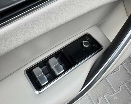 Белый Ягуар Ф-Пейс, объемом двигателя 3 л и пробегом 24 тыс. км за 36000 $, фото 30 на Automoto.ua