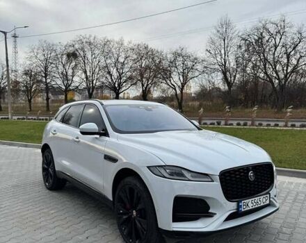 Белый Ягуар Ф-Пейс, объемом двигателя 3 л и пробегом 24 тыс. км за 36000 $, фото 3 на Automoto.ua