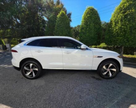 Білий Ягуар Ф-Пейс, об'ємом двигуна 2 л та пробігом 12 тис. км за 17600 $, фото 3 на Automoto.ua