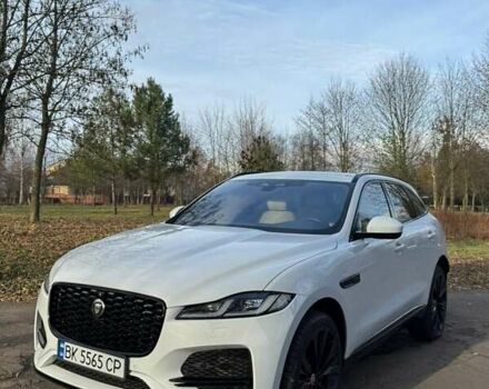 Белый Ягуар Ф-Пейс, объемом двигателя 3 л и пробегом 25 тыс. км за 36000 $, фото 2 на Automoto.ua