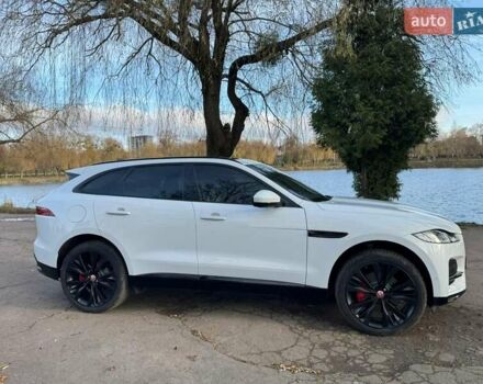 Белый Ягуар Ф-Пейс, объемом двигателя 3 л и пробегом 25 тыс. км за 36000 $, фото 5 на Automoto.ua
