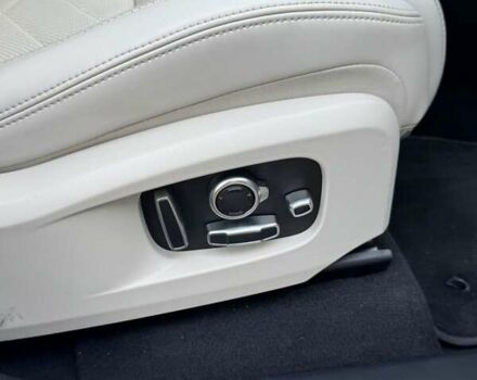 Белый Ягуар Ф-Пейс, объемом двигателя 3 л и пробегом 25 тыс. км за 36000 $, фото 38 на Automoto.ua