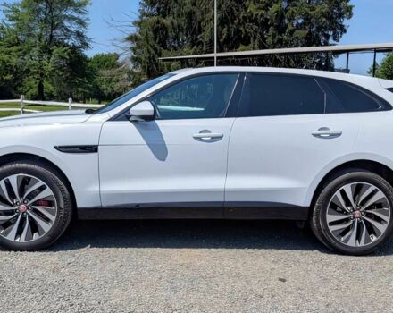 Білий Ягуар Ф-Пейс, об'ємом двигуна 3 л та пробігом 17 тис. км за 27800 $, фото 2 на Automoto.ua