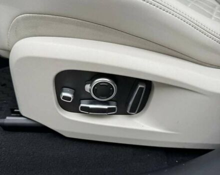 Белый Ягуар Ф-Пейс, объемом двигателя 3 л и пробегом 24 тыс. км за 36000 $, фото 28 на Automoto.ua