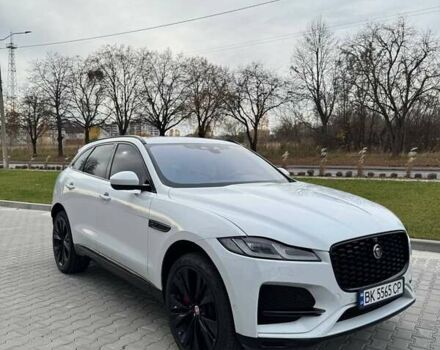 Белый Ягуар Ф-Пейс, объемом двигателя 3 л и пробегом 24 тыс. км за 36000 $, фото 4 на Automoto.ua