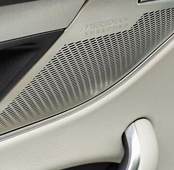 Белый Ягуар Ф-Пейс, объемом двигателя 3 л и пробегом 48 тыс. км за 55500 $, фото 29 на Automoto.ua