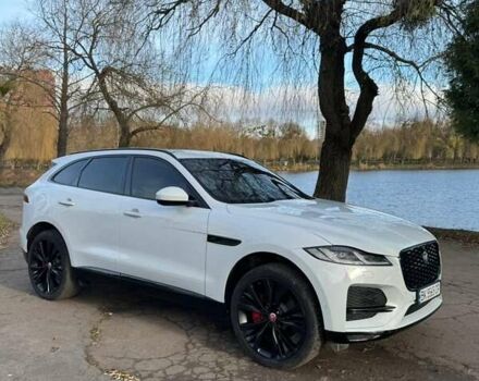 Белый Ягуар Ф-Пейс, объемом двигателя 3 л и пробегом 25 тыс. км за 36000 $, фото 3 на Automoto.ua