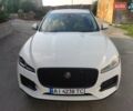 Білий Ягуар Ф-Пейс, об'ємом двигуна 2 л та пробігом 16 тис. км за 40000 $, фото 10 на Automoto.ua