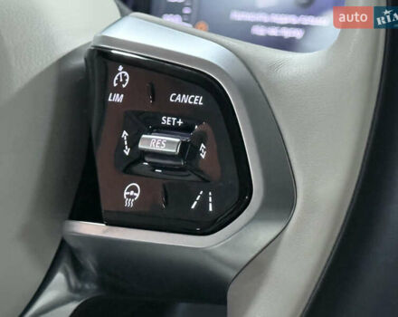 Білий Ягуар Ф-Пейс, об'ємом двигуна 2 л та пробігом 15 тис. км за 45000 $, фото 14 на Automoto.ua