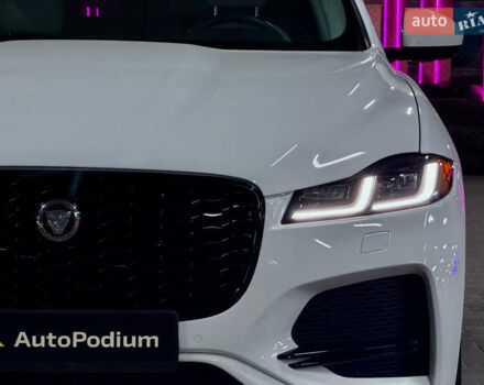 Білий Ягуар Ф-Пейс, об'ємом двигуна 2 л та пробігом 15 тис. км за 45000 $, фото 9 на Automoto.ua