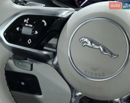 Білий Ягуар Ф-Пейс, об'ємом двигуна 2 л та пробігом 15 тис. км за 45000 $, фото 13 на Automoto.ua