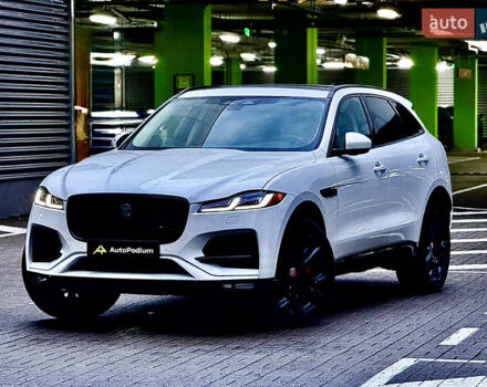 Білий Ягуар Ф-Пейс, об'ємом двигуна 2 л та пробігом 15 тис. км за 45000 $, фото 26 на Automoto.ua