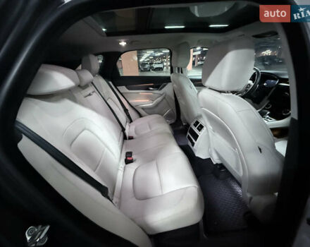 Білий Ягуар Ф-Пейс, об'ємом двигуна 2 л та пробігом 15 тис. км за 45000 $, фото 17 на Automoto.ua