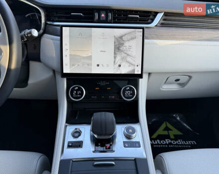 Белый Ягуар Ф-Пейс, объемом двигателя 2 л и пробегом 15 тыс. км за 44500 $, фото 21 на Automoto.ua