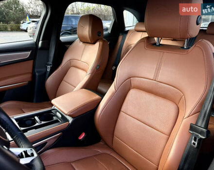 Белый Ягуар Ф-Пейс, объемом двигателя 2 л и пробегом 49 тыс. км за 47000 $, фото 10 на Automoto.ua