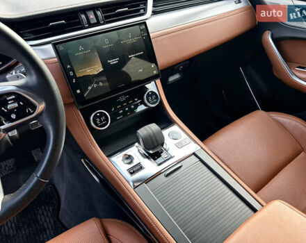 Белый Ягуар Ф-Пейс, объемом двигателя 2 л и пробегом 49 тыс. км за 47000 $, фото 11 на Automoto.ua