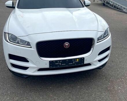 Белый Ягуар Ф-Пейс, объемом двигателя 2 л и пробегом 148 тыс. км за 23900 $, фото 1 на Automoto.ua