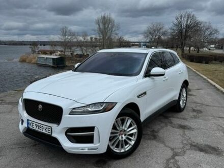 Белый Ягуар Ф-Пейс, объемом двигателя 3 л и пробегом 117 тыс. км за 18500 $, фото 1 на Automoto.ua