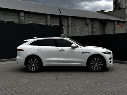 Белый Ягуар Ф-Пейс, объемом двигателя 3 л и пробегом 153 тыс. км за 20500 $, фото 1 на Automoto.ua