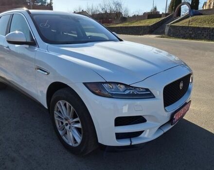 Белый Ягуар Ф-Пейс, объемом двигателя 2 л и пробегом 163 тыс. км за 15500 $, фото 1 на Automoto.ua