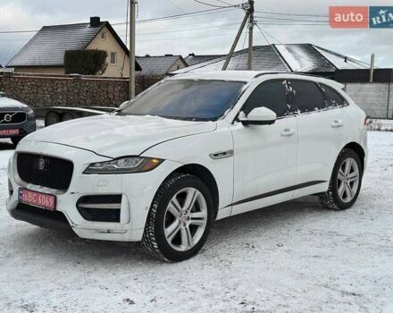 Белый Ягуар Ф-Пейс, объемом двигателя 3 л и пробегом 150 тыс. км за 15000 $, фото 1 на Automoto.ua