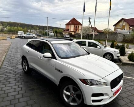 Білий Ягуар Ф-Пейс, об'ємом двигуна 2 л та пробігом 121 тис. км за 17900 $, фото 1 на Automoto.ua